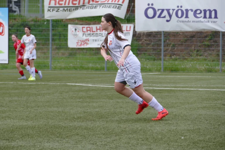 Instagram post from fcturkspormannheimjugend. This post is in position 15.