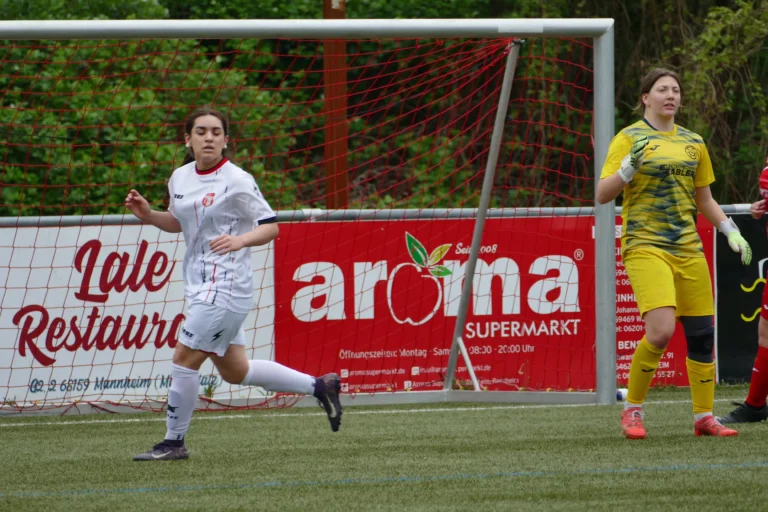 Instagram post from fcturkspormannheimjugend. This post is in position 11.